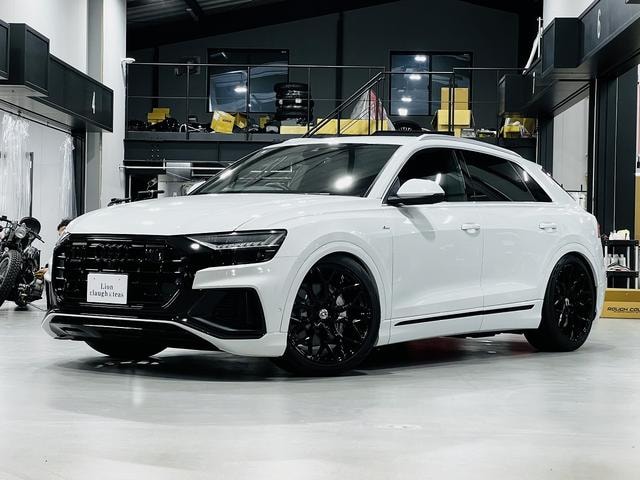 Audi Q8 2019 — фото автомобиля