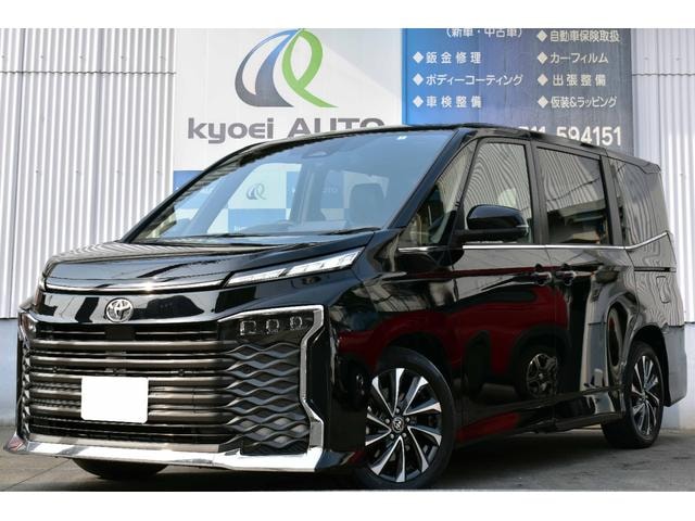 Toyota VOXY 2022 — фото автомобиля 1