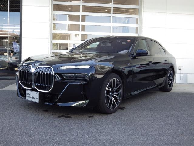 Bmw 7 SERIES 2023 — фото автомобиля