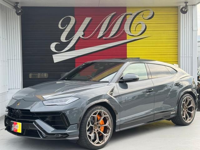 Lamborghini URUS 2024 — фото автомобиля