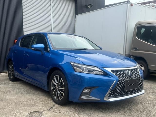 Lexus CT 2017 — фото автомобиля 1