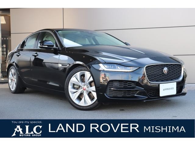 Jaguar XE 2020 — фото автомобиля