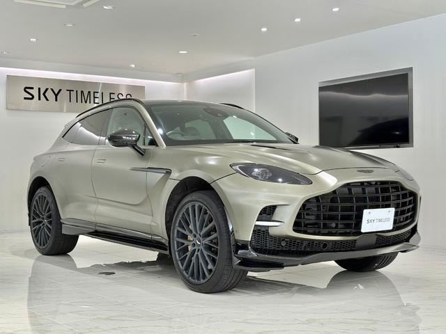 Aston Martin DBX 2022 — фото автомобиля