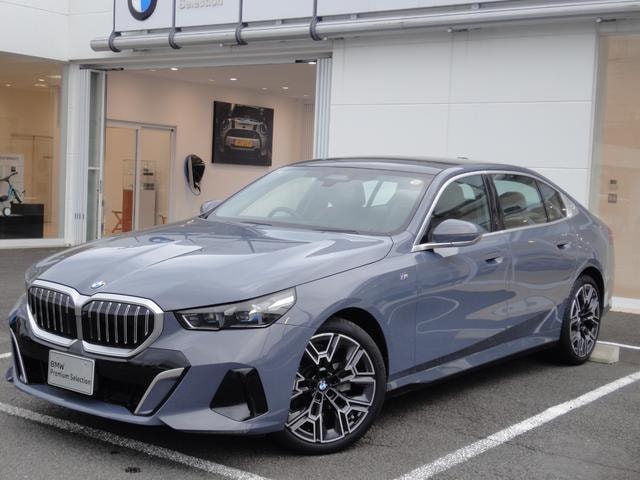 Bmw 5 SERIES 2025 — фото автомобиля