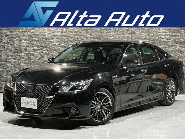 Toyota CROWN HYBRID 2013 — фото автомобиля 1