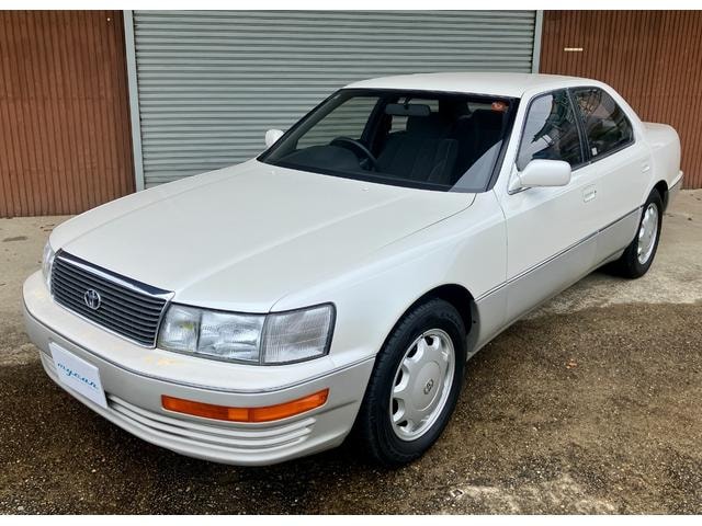 Toyota CELSIOR 1992 — фото автомобиля