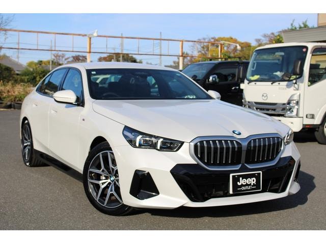 Bmw 5 SERIES 2024 — фото автомобиля 1