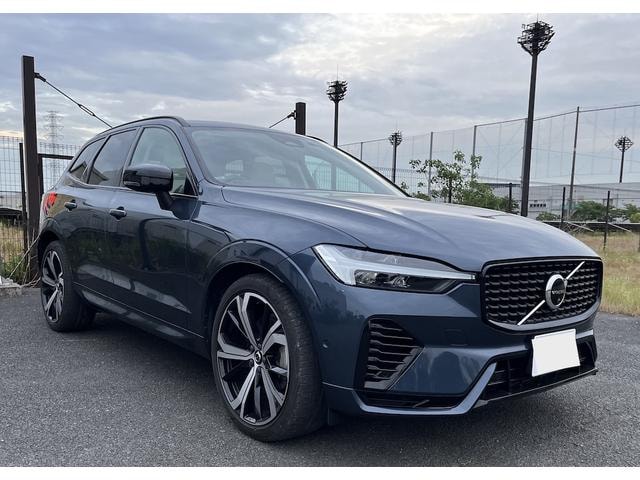 Volvo XC60 2023 — фото автомобиля 1