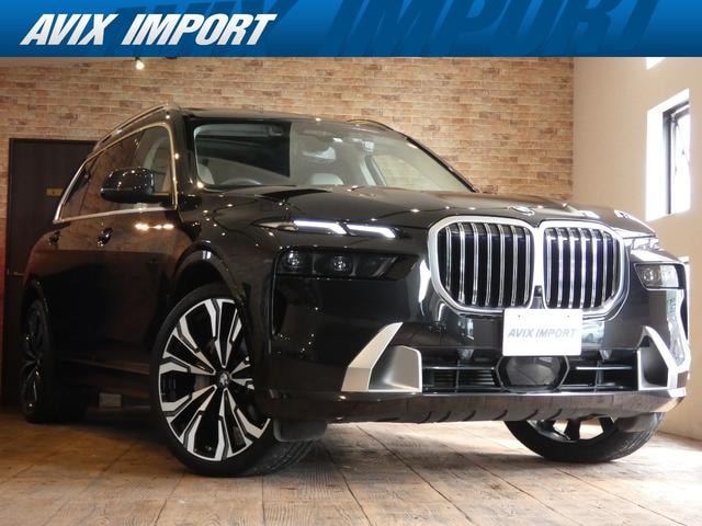 Bmw X7 2023 — фото автомобиля 1