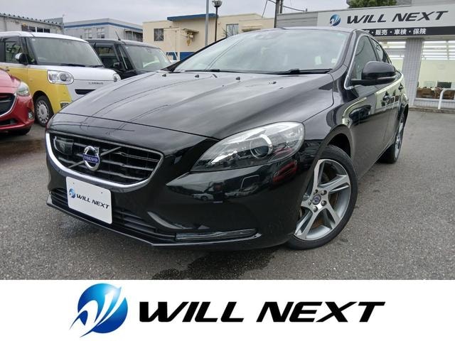 Volvo V40 2015 — фото автомобиля 1