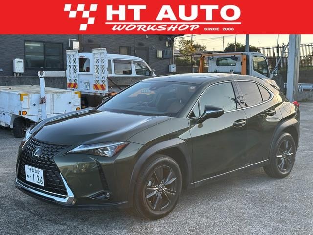 Lexus UX 2019 — фото автомобиля