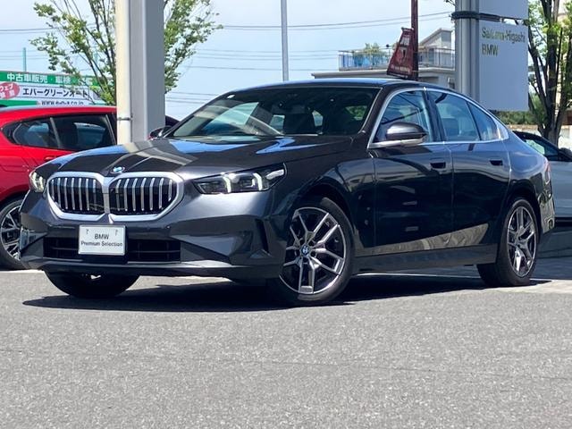 Bmw 5 SERIES 2024 — фото автомобиля