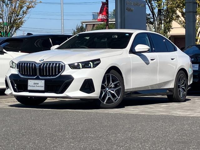 Bmw 5 SERIES 2026 — фото автомобиля