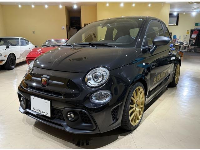 Abarth 695 70 ANNIVERSARIO 2024 — фото автомобиля