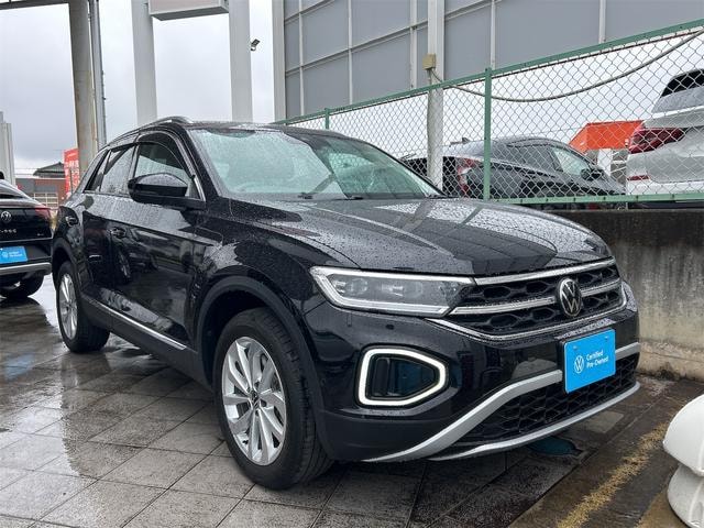 Volkswagen T-ROC 2023 — фото автомобиля 1