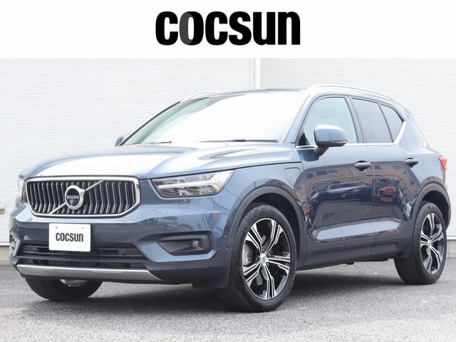 Volvo XC40 2021 — фото автомобиля 1
