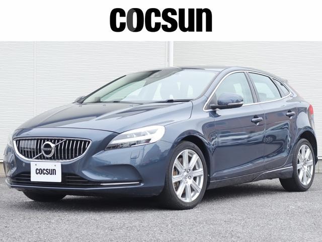Volvo V40 2016 — фото автомобиля 1