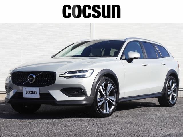 Volvo V60 2019 — фото автомобиля 1
