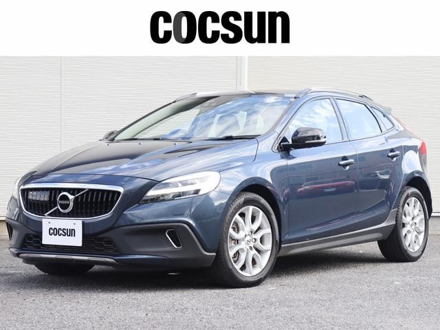 Volvo V40 2018 — фото автомобиля