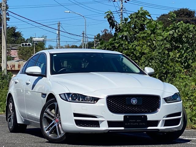 Jaguar XE 2018 — фото автомобиля 1