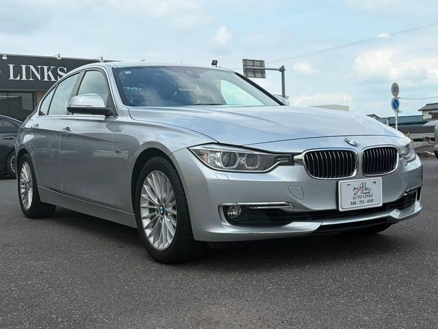 Bmw 3 SERIES 2013 — фото автомобиля 1