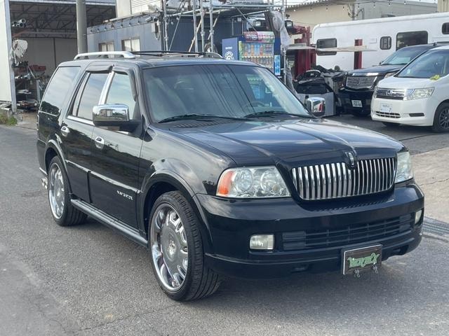 Lincoln NAVIGATOR  — фото автомобиля