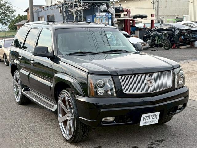 Cadillac ESCALADE  — фото автомобиля 1
