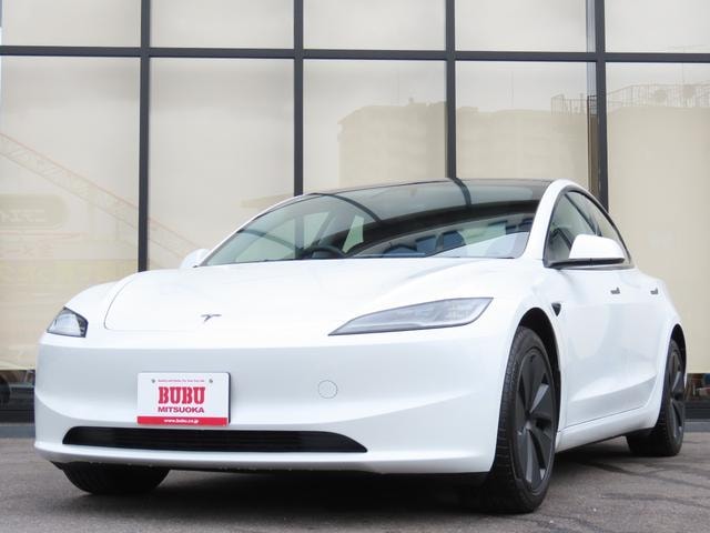 Tesla MODEL 3 2023 — фото автомобиля