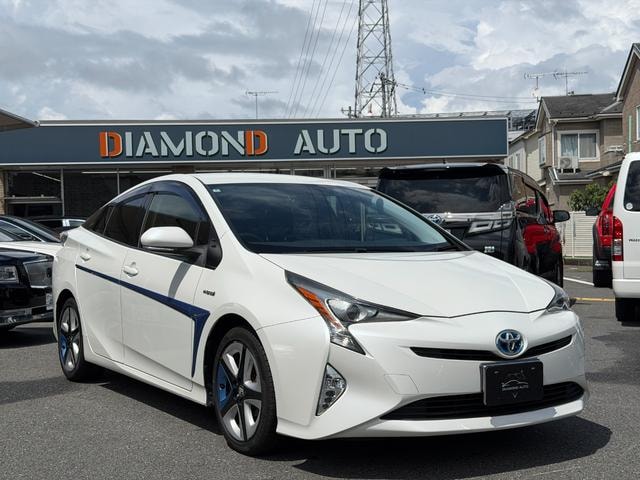 Toyota PRIUS 2016 — фото автомобиля 1