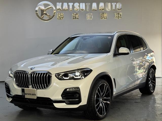 Bmw X5 2021 — фото автомобиля 1