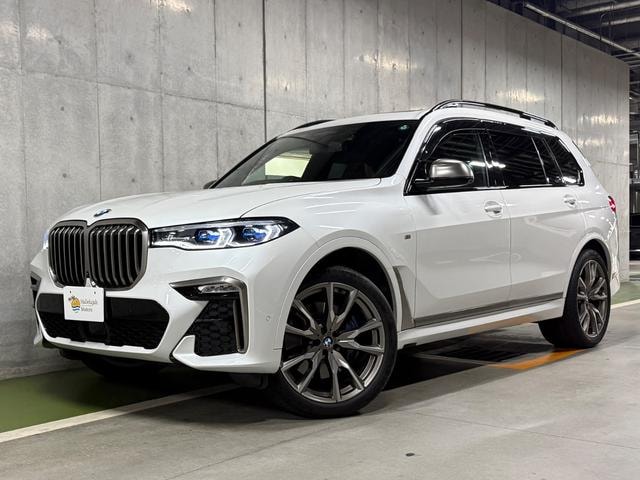 Bmw X7 2021 — фото автомобиля 1
