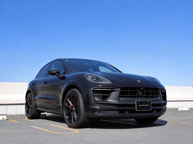 Porsche MACAN 2023 — фото автомобиля