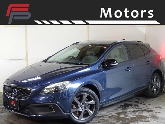Volvo V40 2014 — фото автомобиля