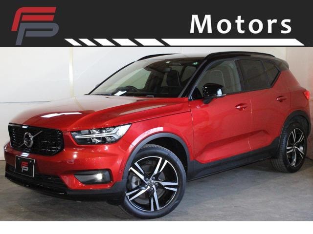 Volvo XC40 2018 — фото автомобиля 1
