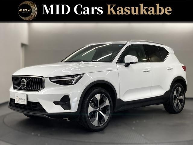 Volvo XC40 2026 — фото автомобиля 1