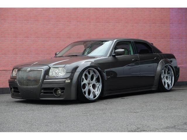 Chrysler 300C 2008 — фото автомобиля 1