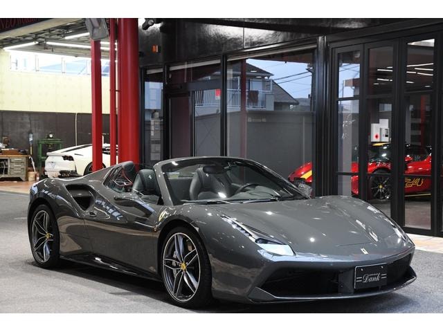 Ferrari 488 SPIDER 2017 — фото автомобиля