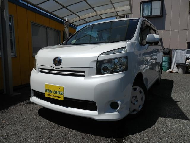 Toyota VOXY 2009 — фото автомобиля