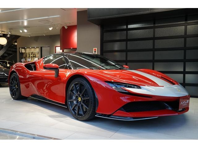 Ferrari SF90 STRADALE 2023 — фото автомобиля