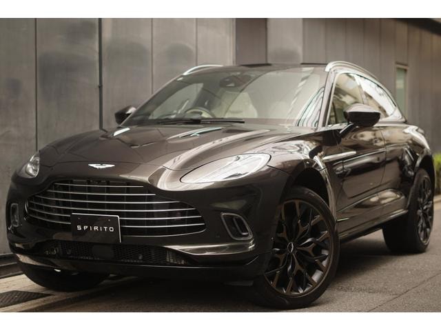 Aston Martin DBX 2021 — фото автомобиля