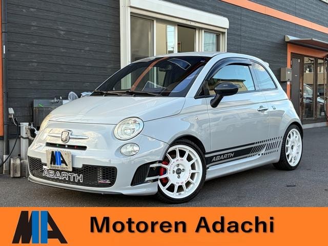Abarth 500 2010 — фото автомобиля 1