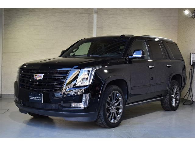 Cadillac ESCALADE 2019 — фото автомобиля