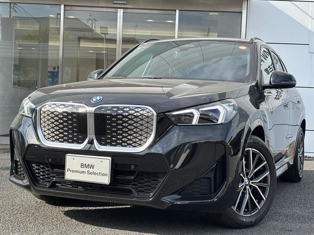 Bmw iX1 2025 — фото автомобиля 1