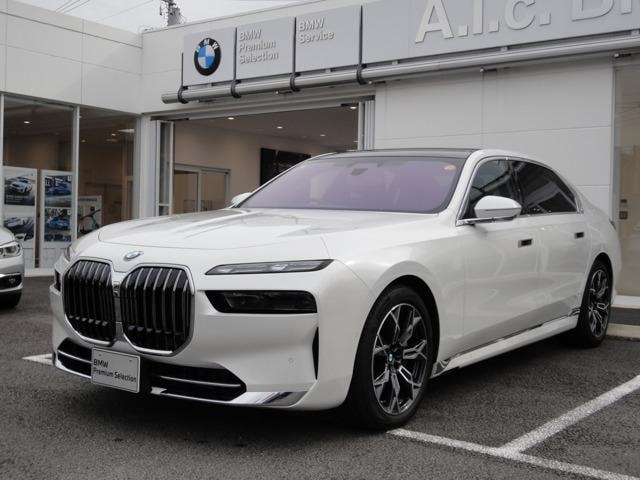 Bmw 7 SERIES 2025 — фото автомобиля