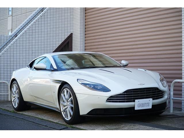 Aston Martin DB11 2016 — фото автомобиля