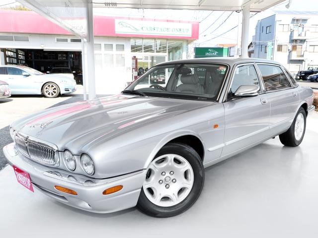 Jaguar SOVEREIGN 2002 — фото автомобиля 1
