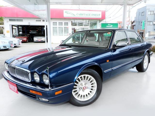 Jaguar XJ 1997 — фото автомобиля 1