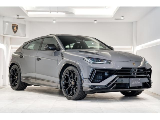 Lamborghini URUS 2024 — фото автомобиля