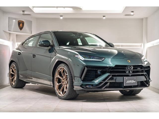 Lamborghini URUS 2024 — фото автомобиля