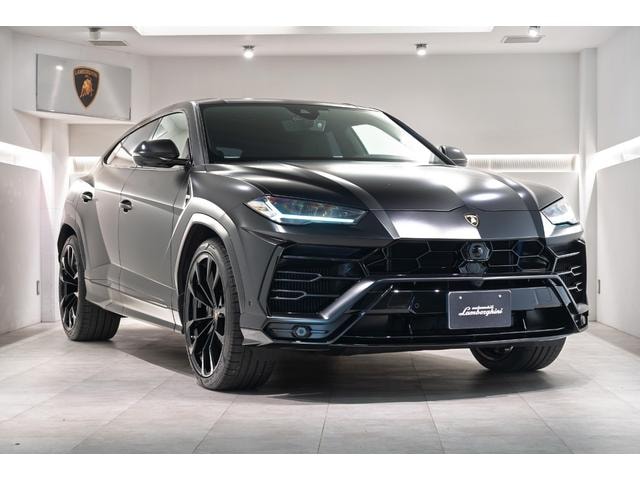 Lamborghini URUS 2019 — фото автомобиля